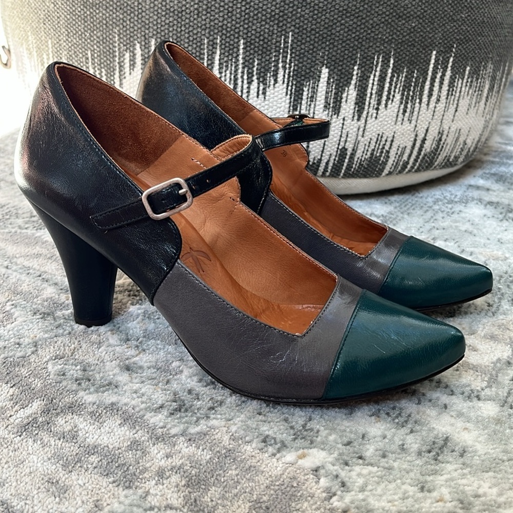 CHIE MIHARA Muriel Three Tone Leather Pointy Toe Mary Jane Pumps Heels